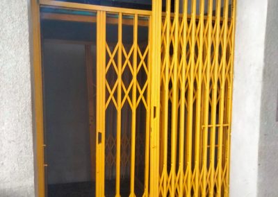 folding gate